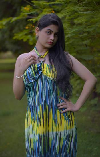 Dipti Sharma – independent call girl in Bangalore Malleshwaram offering friendly and outgoing companionship